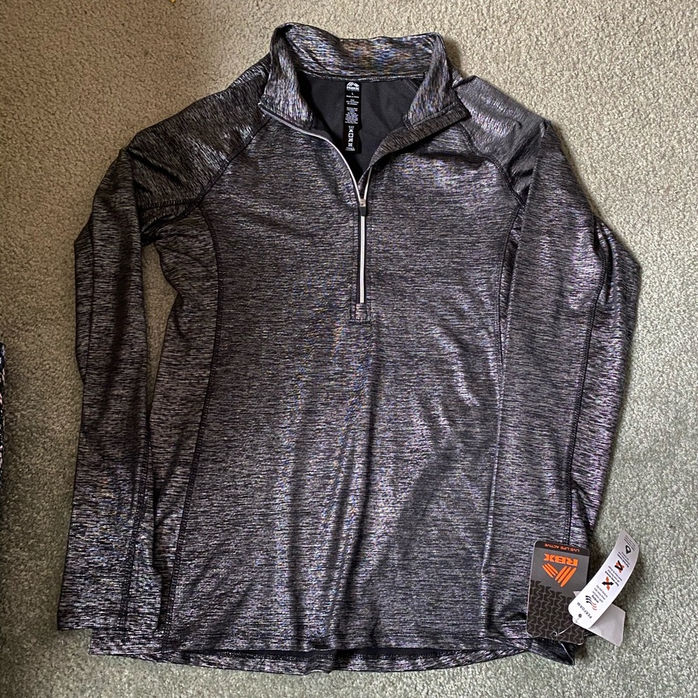 Active wear half zip pull over